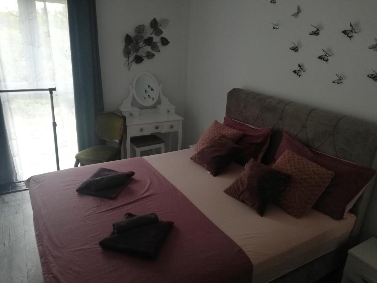 Modern Apartment Ana โรวีน ภายนอก รูปภาพ